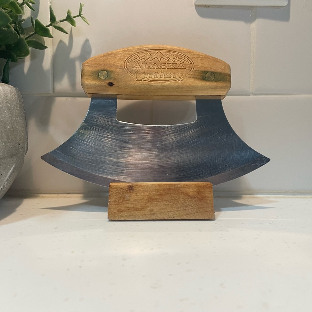 Alaskan Cutlery Ulu Knife with Silver Blade and Wooden Handle